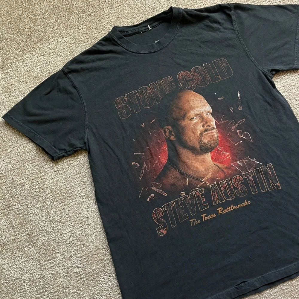 ‘2017 WWE Stone Cold Steve Austin Faded Black Tee - Picture 3 of 5